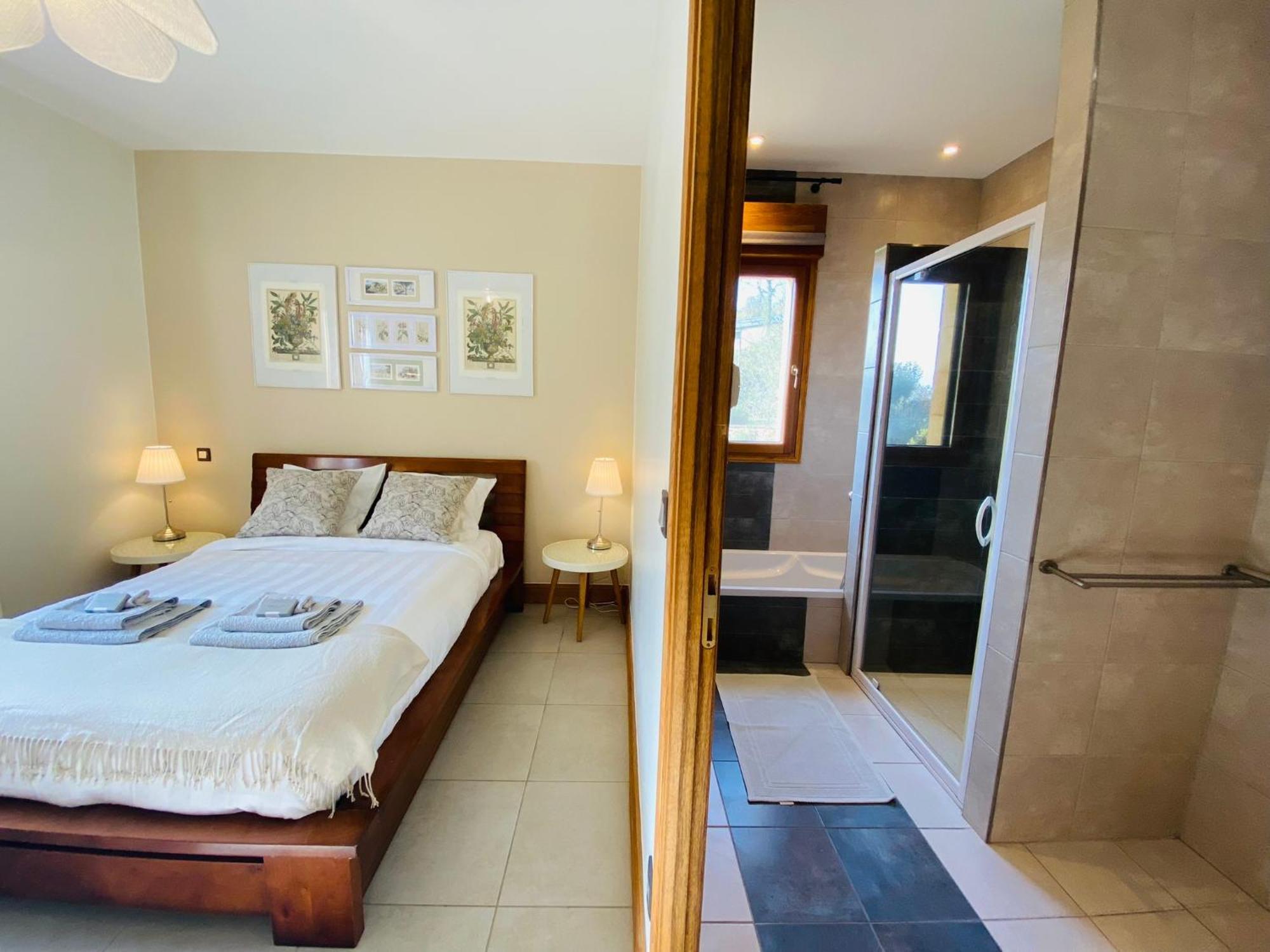 Le Hibou Heureux Bed & Breakfast Bezenac Exterior photo