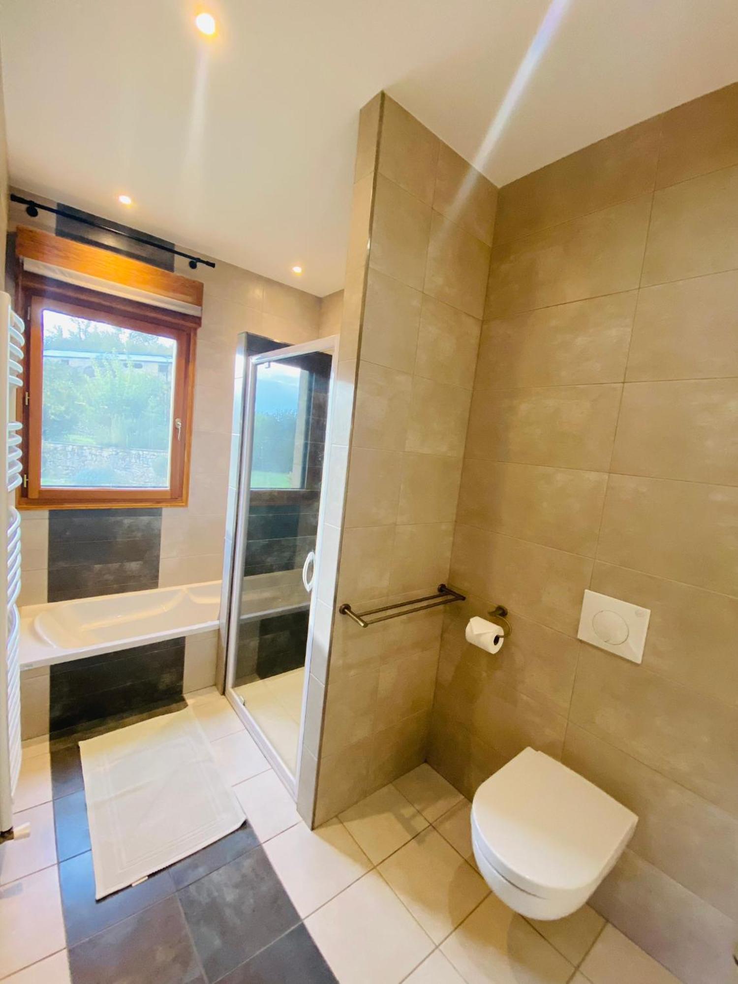 Le Hibou Heureux Bed & Breakfast Bezenac Exterior photo