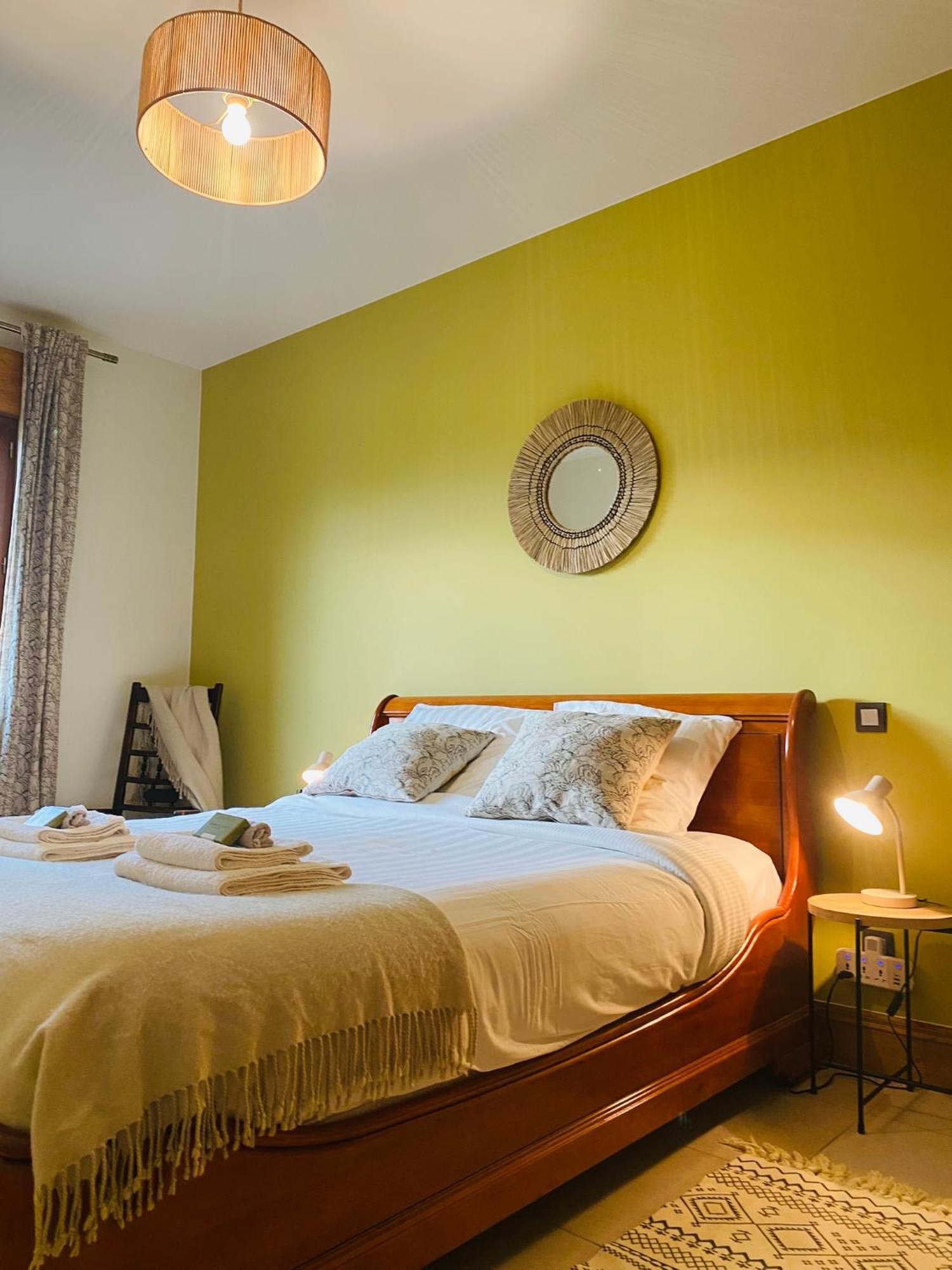 Le Hibou Heureux Bed & Breakfast Bezenac Exterior photo